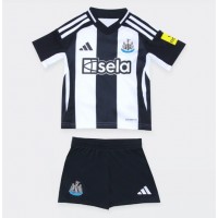 Camisa de time de futebol Newcastle United Replicas 1º Equipamento Infantil 2024-25 Manga Curta (+ Calças curtas)
